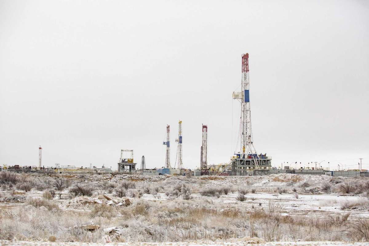 Cold forces oil and gas, refinery shutdowns